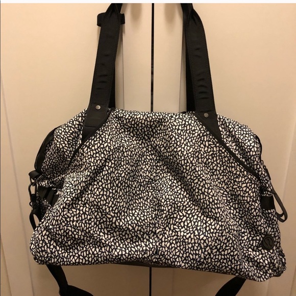 lululemon athletica Handbags - LULULEMON DUFFLE
